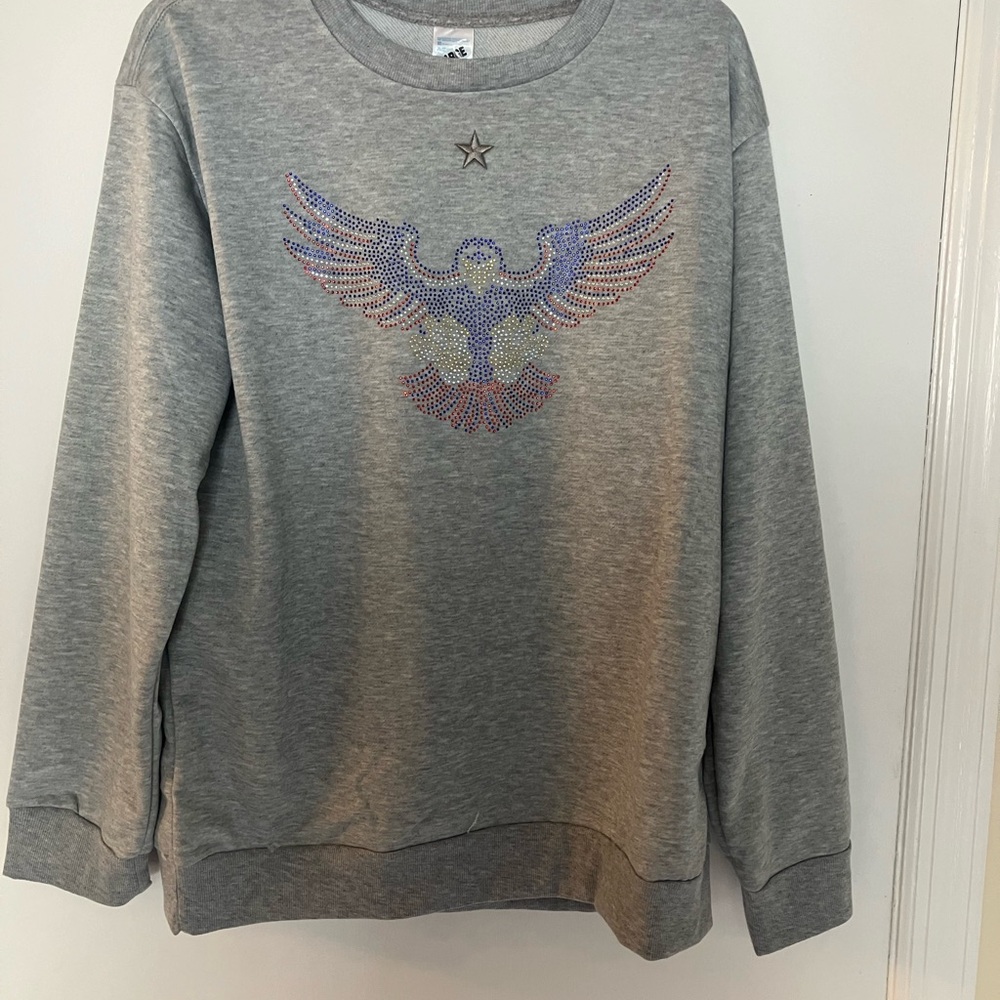 Patriotic sweatshirt.   Unisex.  NWT.   Size L.
